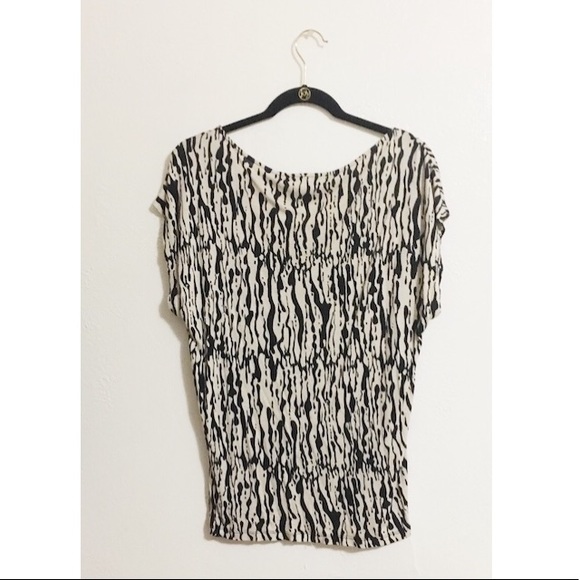 Printed Short Sleeve Top - Picture 2 of 2